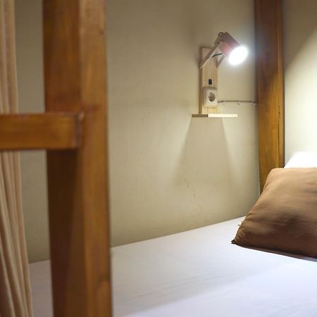 The Sleepingroom Hostel Yogyakarta Exterior photo